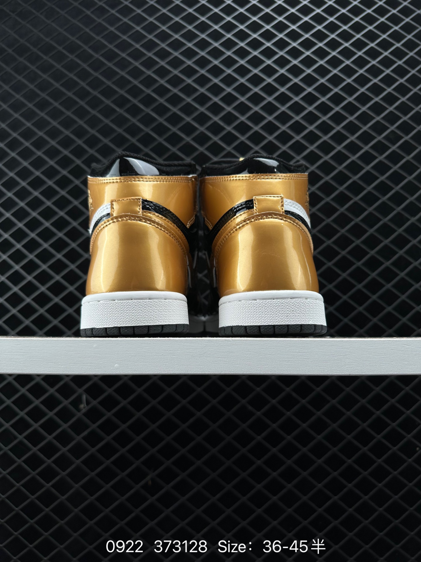 Air Jordan 1 Retro High OG NRG “Gold Toe”